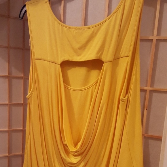 Open drape top - Picture 2 of 3